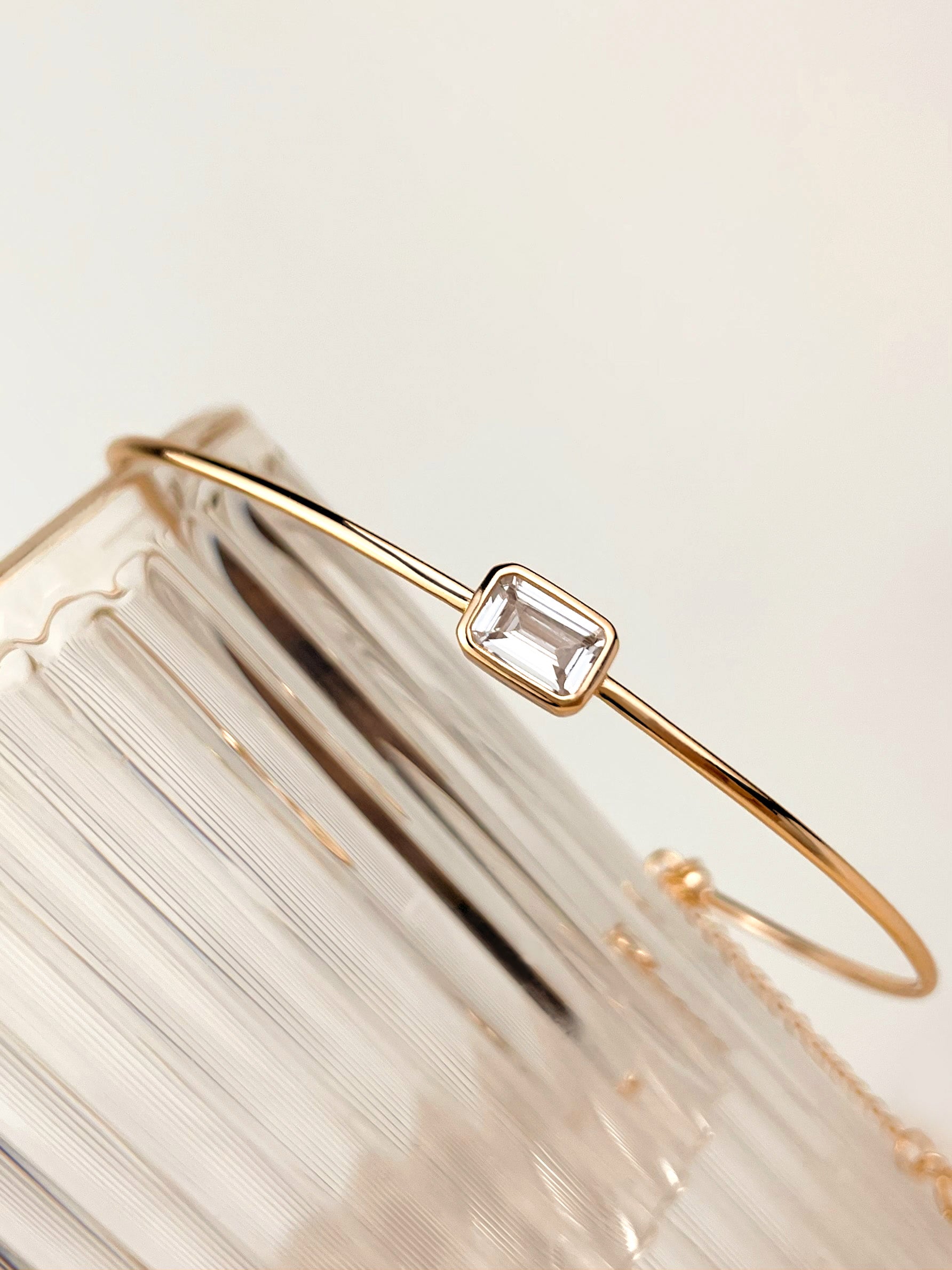 Tender Objects New Light Demi bracelet - Elegant design with emerald-cut stone. Elevate your style with modern sophistication.