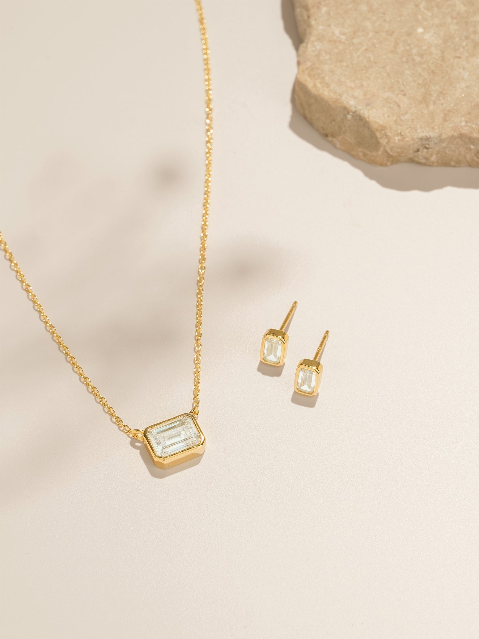 Tender Objects New Light Necklace - A chic and contemporary piece to elevate your style with modern elegance.